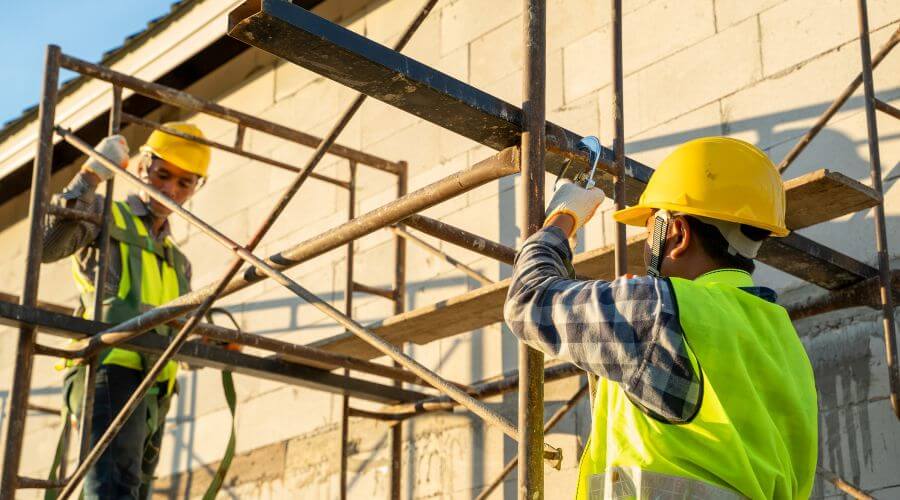 Professional gutter cleaning in Yukon, MO